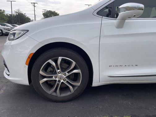 2022 Chrysler Pacifica L