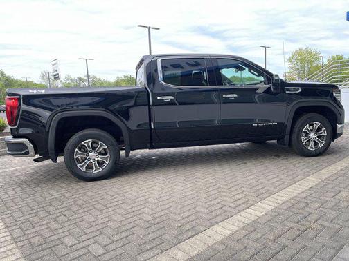 2025 GMC Sierra 1500 SLT