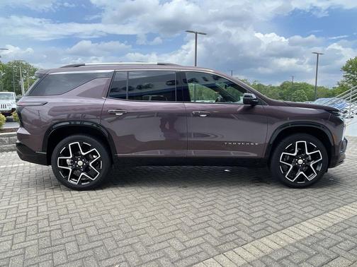 Stardust Metallic 2025 Chevrolet Traverse High Country