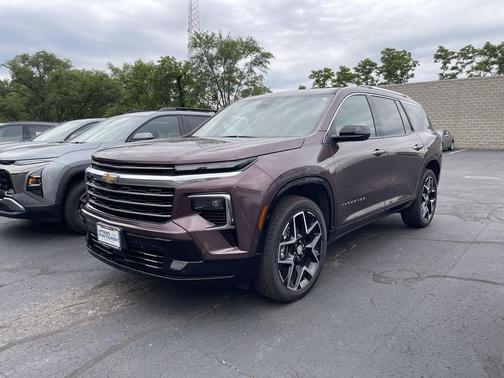 Stardust Metallic 2025 Chevrolet Traverse High Country