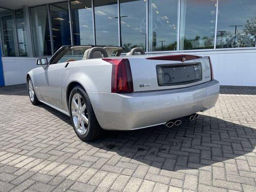 2005 Cadillac XLR Base