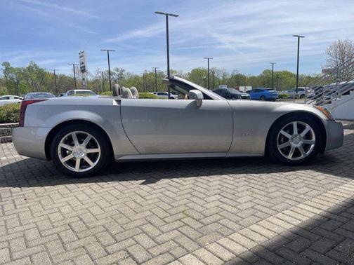2005 Cadillac XLR Base