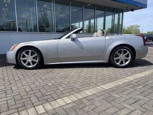 2005 Cadillac XLR Base
