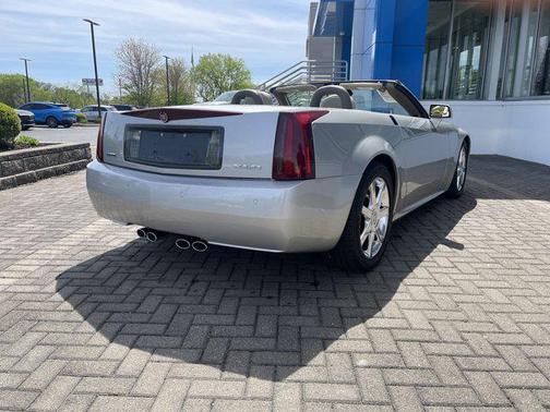 2005 Cadillac XLR Base