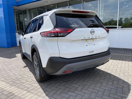 Glacier White 2023 Nissan Rogue S