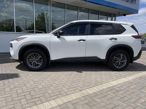 Glacier White 2023 Nissan Rogue S