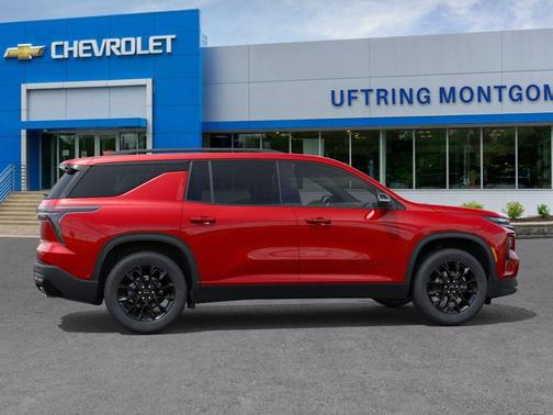 Radiant Red Tintcoat 2026 Chevrolet Traverse LT