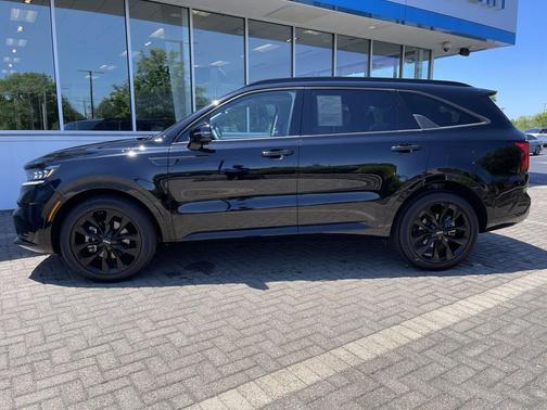 Ebony Black 2023 Kia Sorento SX