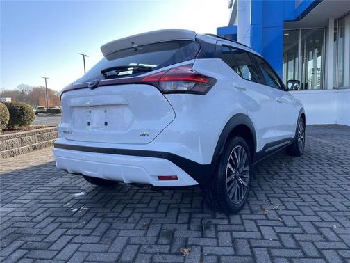 Fresh Powder 2024 Nissan Kicks SR
