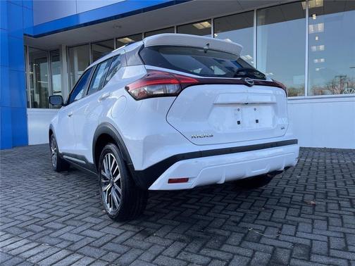 Fresh Powder 2024 Nissan Kicks SR