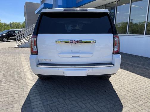Summit White 2018 GMC Yukon Denali