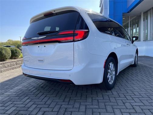 Bright White Clearcoat 2024 Chrysler Pacifica Touring L