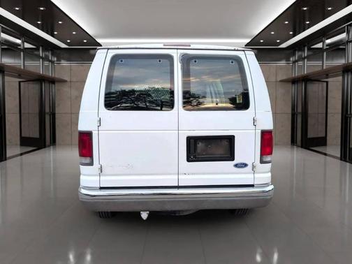 White 1995 Ford E250