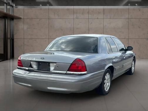 2006 Ford Crown Victoria LX Sport