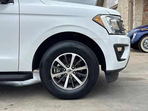 White 2019 Ford Expedition Max XL