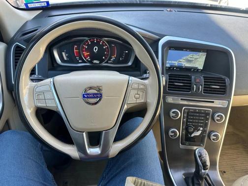 2016 Volvo XC60 T5 Premier