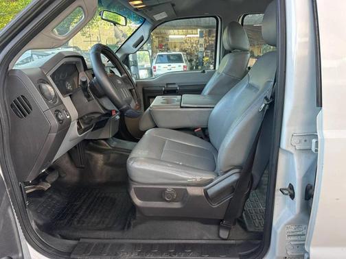 White 2015 Ford F-250 XL