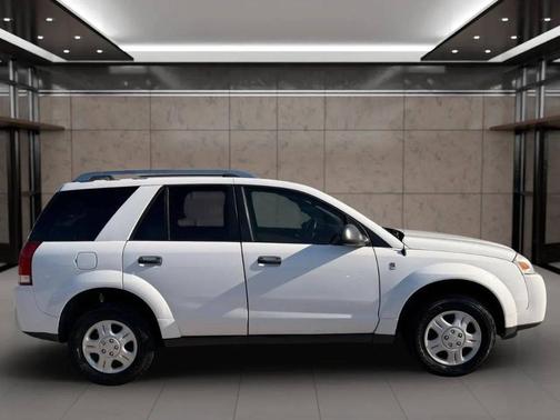 White 2006 Saturn Vue