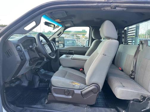 White 2011 Ford F-250 XL