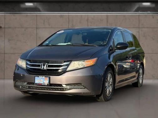 Gray 2014 Honda Odyssey LX