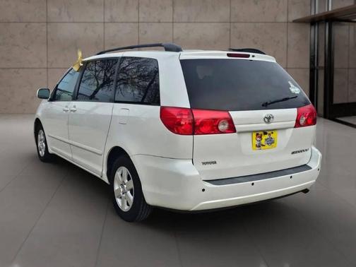 2010 Toyota Sienna XLE