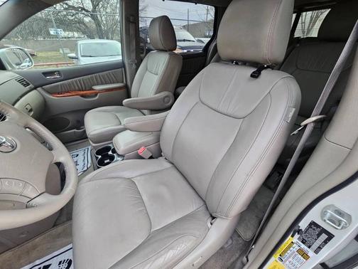 2010 Toyota Sienna XLE