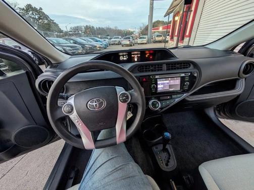 2016 Toyota Prius c One