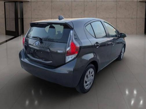 2016 Toyota Prius c One