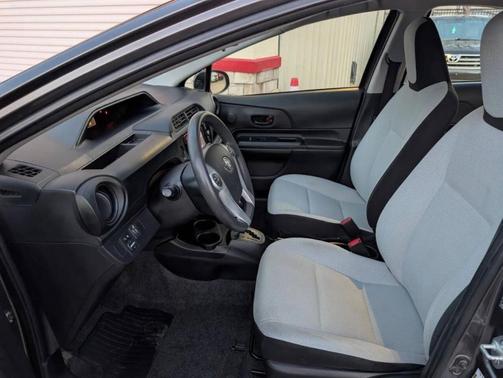 2016 Toyota Prius c One