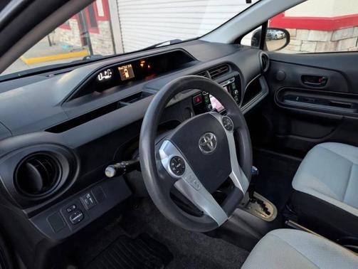 2016 Toyota Prius c One