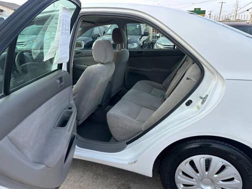 2002 Toyota Camry LE