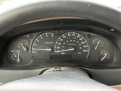 White 2001 Ford Ranger