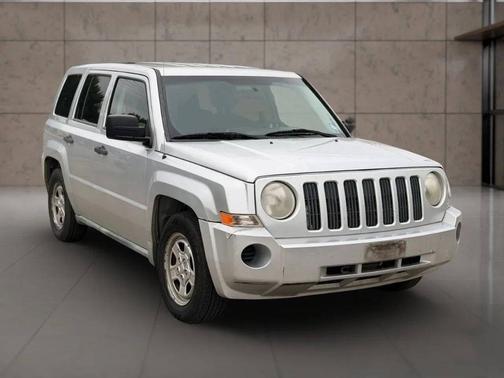 Silver 2008 Jeep Patriot Sport