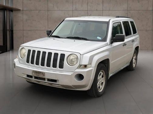 Silver 2008 Jeep Patriot Sport