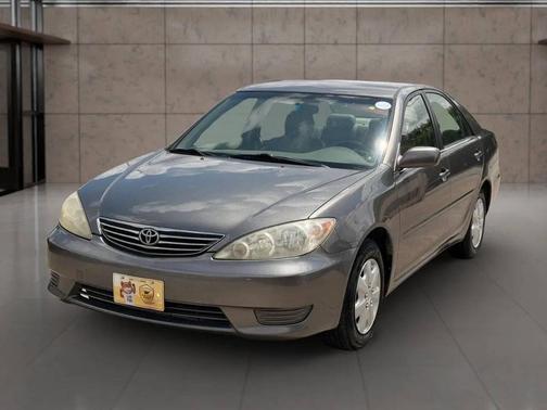 Gray 2006 Toyota Camry XLE