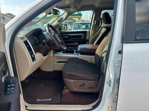 White 2014 RAM 1500 SLT