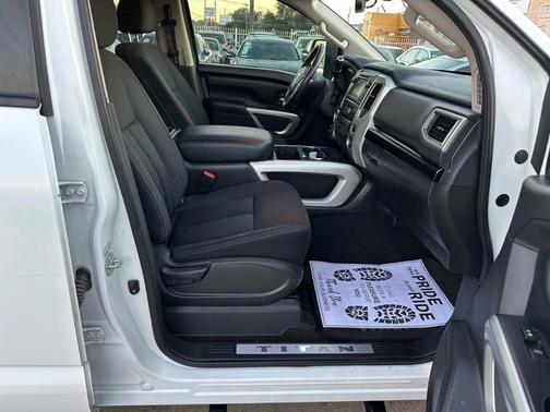 2019 Nissan Titan SV