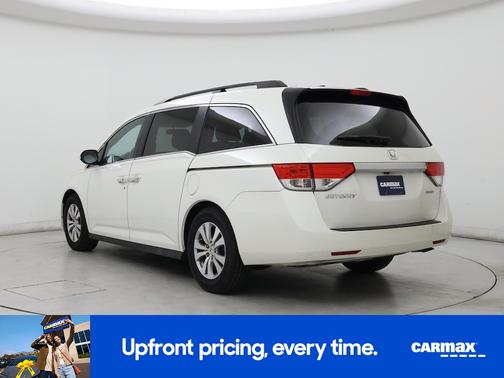 White 2016 Honda Odyssey SE