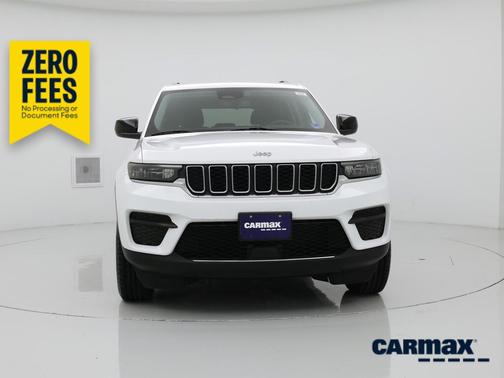 White 2023 Jeep Grand Cherokee Laredo