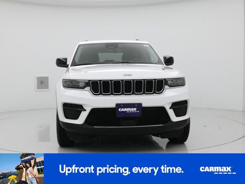 White 2023 Jeep Grand Cherokee Laredo