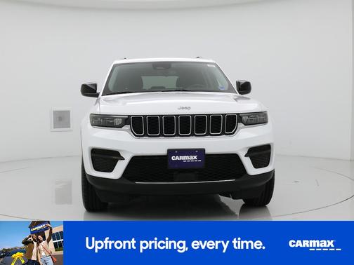 White 2023 Jeep Grand Cherokee Laredo