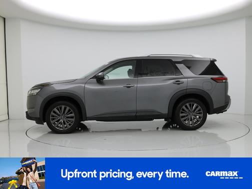 2022 Nissan Pathfinder SL