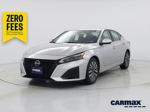 Silver 2023 Nissan Altima SV