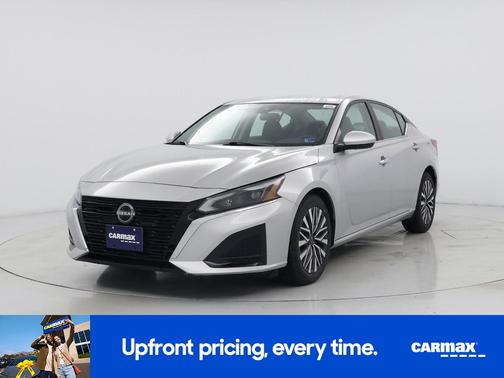 Silver 2023 Nissan Altima SV