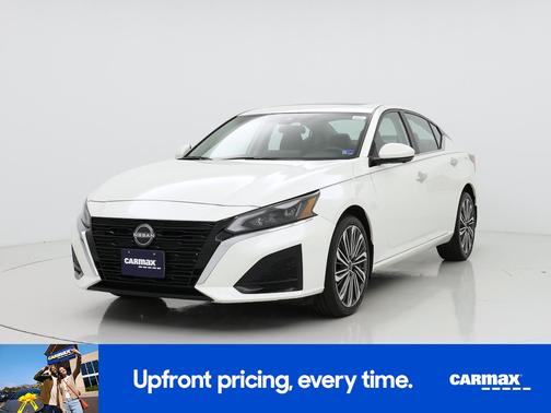 White 2023 Nissan Altima SL
