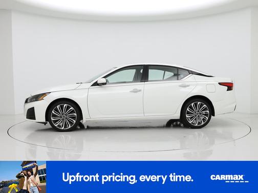 White 2023 Nissan Altima SL