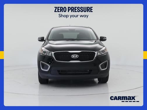 Black 2017 Kia Sorento L