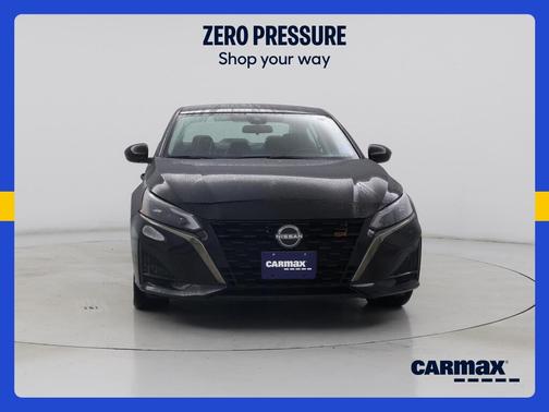 Black 2024 Nissan Altima SR