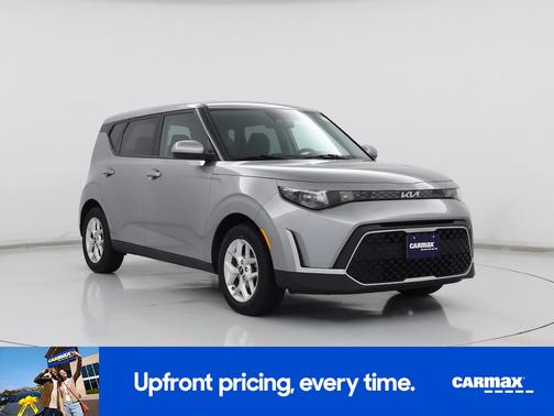 Gray 2024 Kia Soul LX