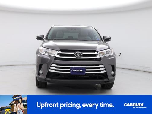 Gray 2019 Toyota Highlander XLE